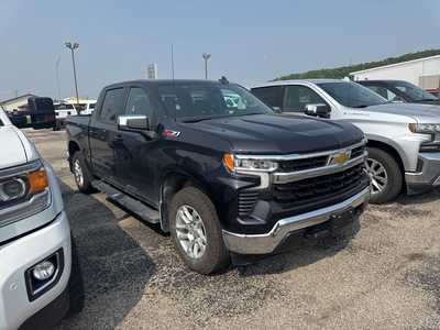 2022 Chevrolet 1500 Crew Cab, $38000. Photo 2