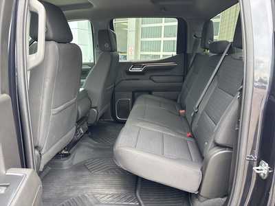 2022 Chevrolet 1500 Crew Cab, $37900. Photo 6