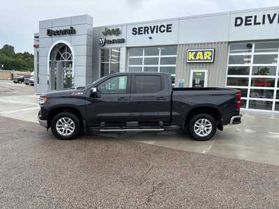 2022 Chevrolet 1500 Crew Cab, $37900. Photo 9