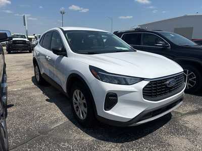 2024 Ford Escape, $25000. Photo 2