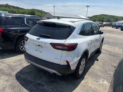 2024 Ford Escape, $25000. Photo 3