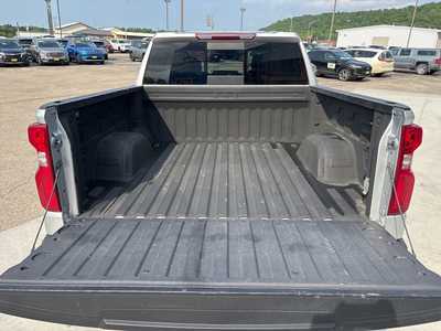 2020 Chevrolet 1500 Crew Cab, $34000. Photo 7