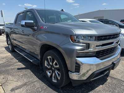 2020 Chevrolet 1500 Crew Cab, $35000. Photo 2