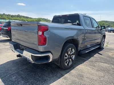 2020 Chevrolet 1500 Crew Cab, $35000. Photo 3