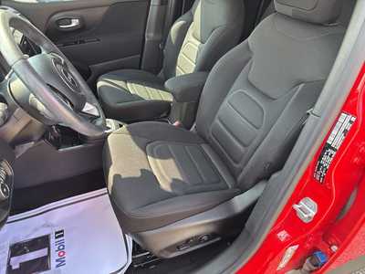 2021 Jeep Renegade, $21000. Photo 5