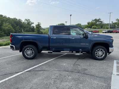 2025 Chevrolet 2500 Crew Cab, $69300. Photo 11