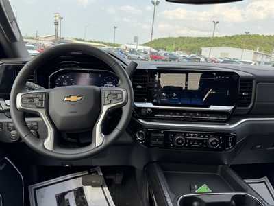 2025 Chevrolet 2500 Crew Cab, $69300. Photo 2