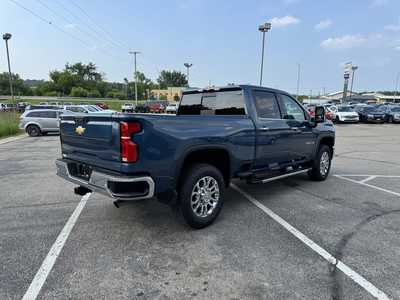 2025 Chevrolet 2500 Crew Cab, $69300. Photo 3