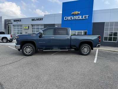 2025 Chevrolet 2500 Crew Cab, $69300. Photo 5