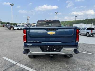 2025 Chevrolet 2500 Crew Cab, $69300. Photo 9