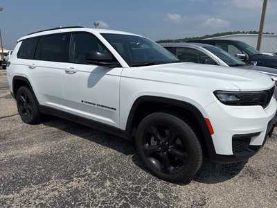 2023 Jeep Grand Cherokee L, $31000. Photo 2