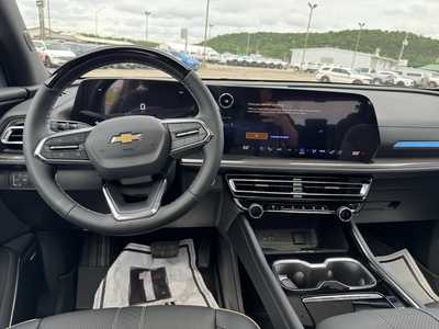 2025 Chevrolet Traverse, $58500. Photo 2