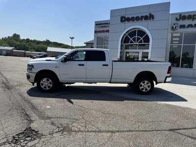 2025 RAM 3500 Crew Cab, $68642. Photo 5