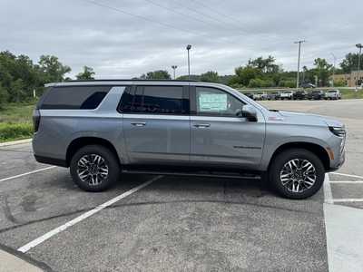 2025 Chevrolet Suburban, $77000. Photo 10