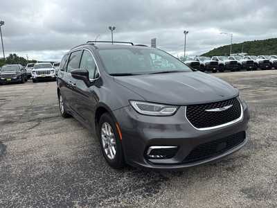 2022 Chrysler Pacifica, $22000. Photo 3