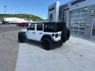 2022 Jeep Wrangler Unlimited, $32000. Photo 10