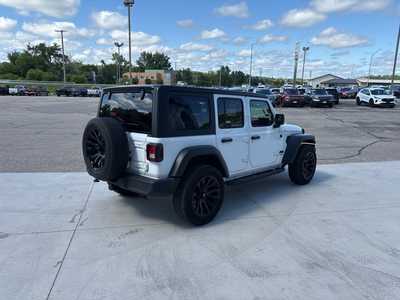 2022 Jeep Wrangler Unlimited, $32000. Photo 12
