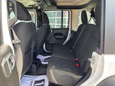 2022 Jeep Wrangler Unlimited, $32000. Photo 6