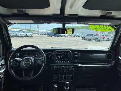 2022 Jeep Wrangler Unlimited, $32000. Photo 3