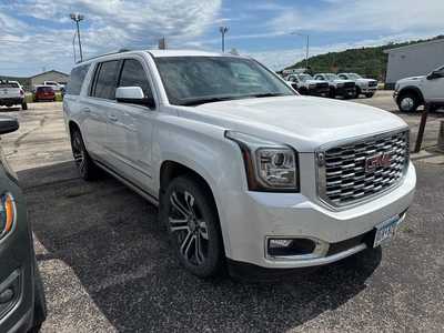 2018 GMC Yukon XL, $34000. Photo 2