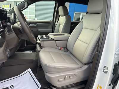 2025 Chevrolet 1500 Crew Cab, $59200. Photo 5