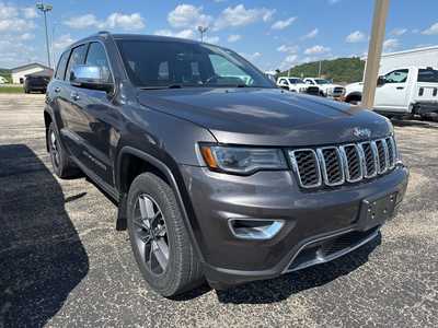 2017 Jeep Grand Cherokee, $19000. Photo 2