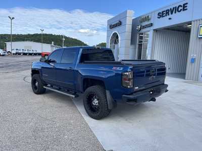 2017 Chevrolet 1500 Crew Cab, $24000. Photo 11