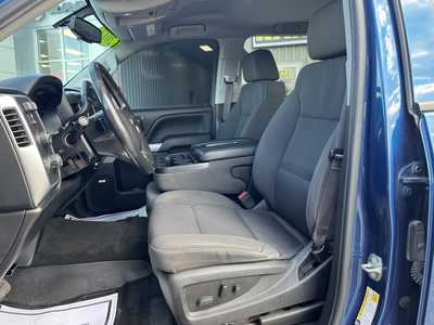 2017 Chevrolet 1500 Crew Cab, $24000. Photo 2