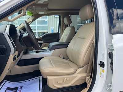 2020 Ford F150 Crew Cab, $27000. Photo 2