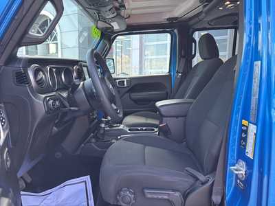 2023 Jeep Gladiator, $34000. Photo 5