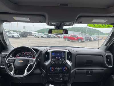 2021 Chevrolet 1500 Crew Cab, $35900. Photo 3