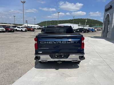 2020 Chevrolet 1500 Crew Cab, $32000. Photo 6