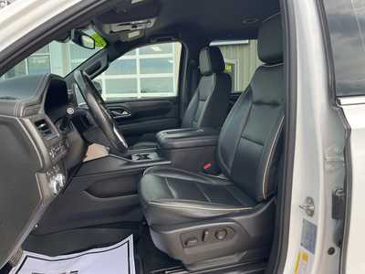 2021 GMC Yukon XL, $40900. Photo 2