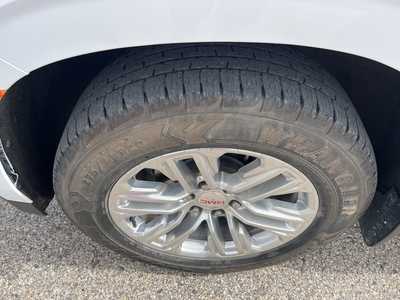 2021 GMC Yukon XL, $40900. Photo 9