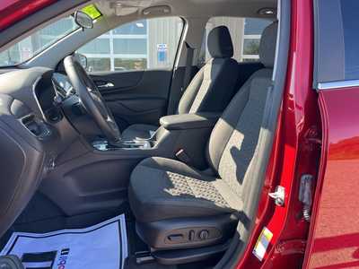 2023 Chevrolet Equinox, $25900. Photo 2