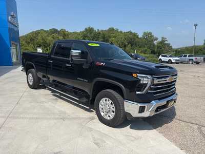 2024 Chevrolet 2500 Crew Cab, $65000. Photo 2