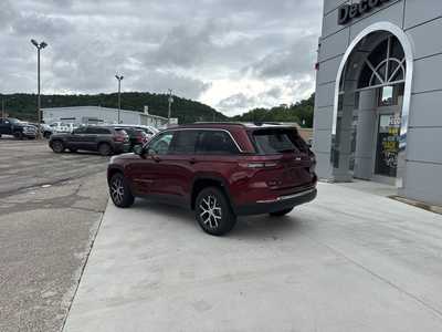 2025 Jeep Grand Cherokee, $53374. Photo 10