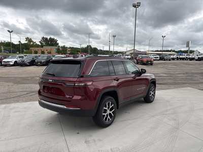 2025 Jeep Grand Cherokee, $53374. Photo 12
