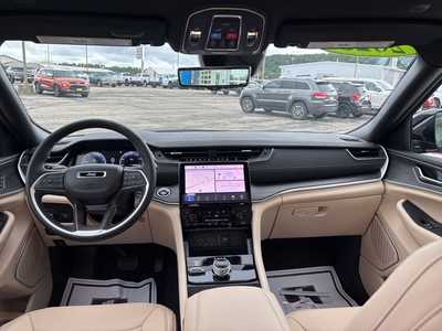 2025 Jeep Grand Cherokee, $53374. Photo 3