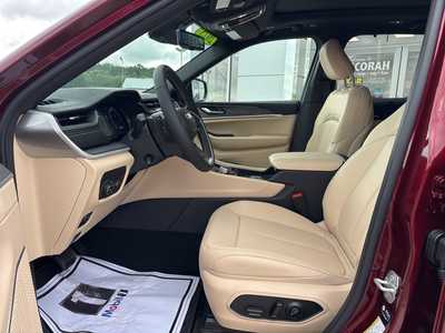 2025 Jeep Grand Cherokee, $53374. Photo 5
