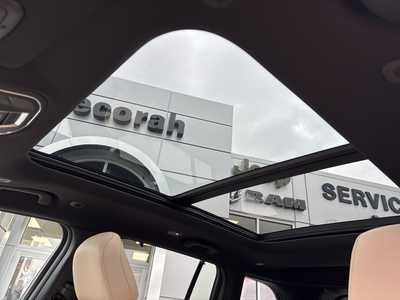 2025 Jeep Grand Cherokee, $53374. Photo 7