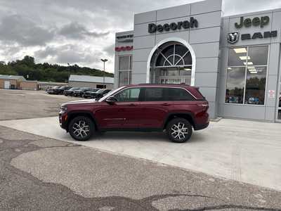 2025 Jeep Grand Cherokee, $53374. Photo 9