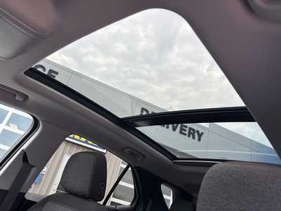 2022 Chevrolet Equinox, $25900. Photo 7