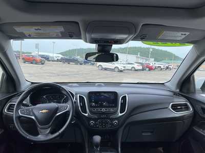 2022 Chevrolet Equinox, $25900. Photo 3