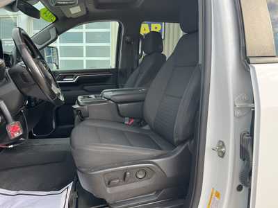 2024 Chevrolet 2500 Crew Cab, $53000. Photo 2
