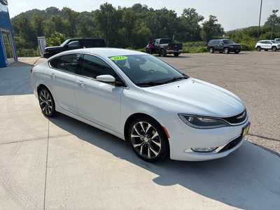 2015 Chrysler 200, $9000. Photo 2