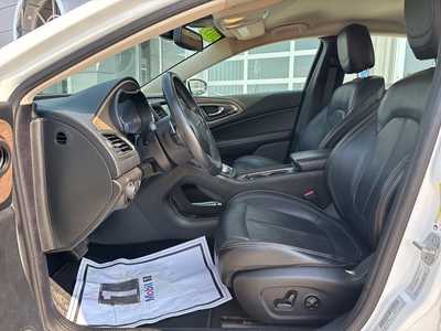 2015 Chrysler 200, $9000. Photo 5