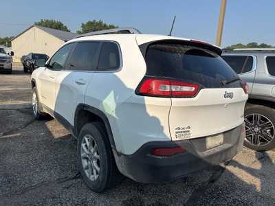 2018 Jeep Cherokee, $17000. Photo 4