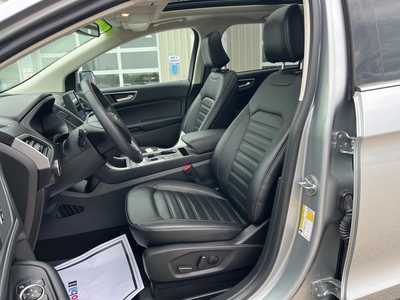 2023 Ford Edge, $30000. Photo 2