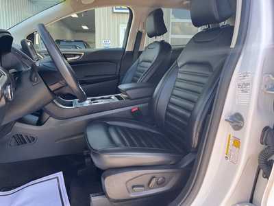 2024 Ford Edge, $25000. Photo 2